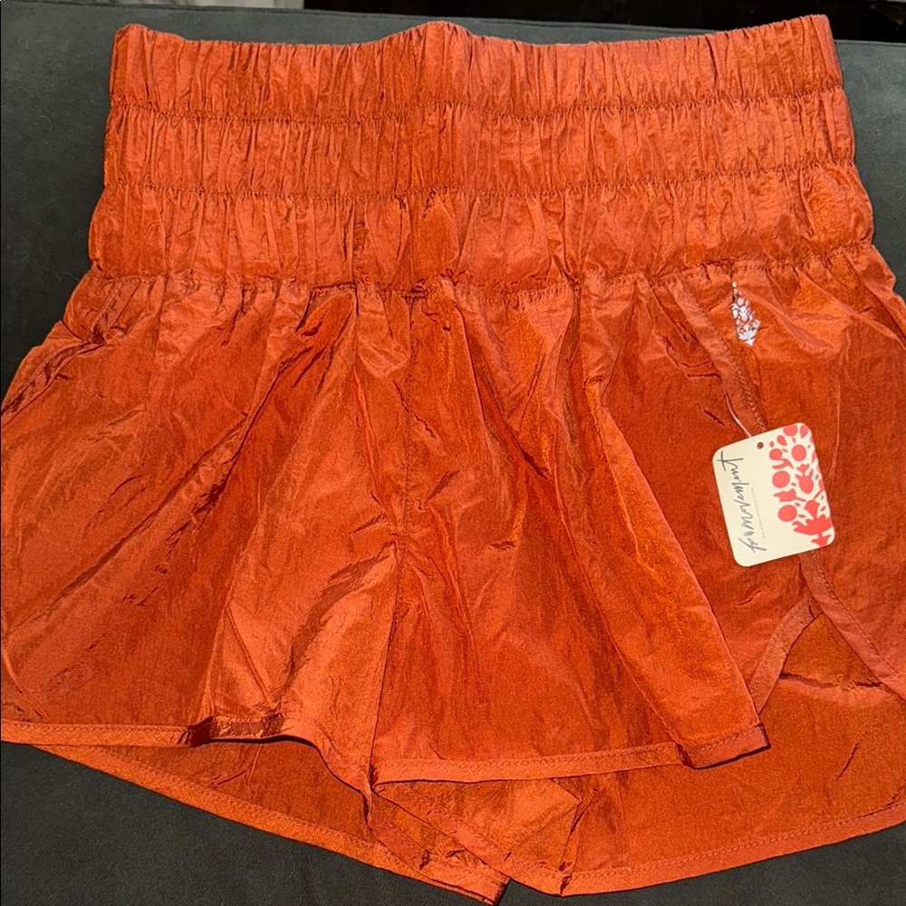 NWT Free People WAY HOME short
Vibrant color
New with tags
Built in underwear